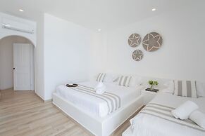 Acrogiali Beachfront Hotel