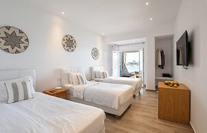 Acrogiali Beachfront Hotel