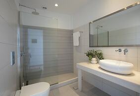 Acrogiali Beachfront Hotel