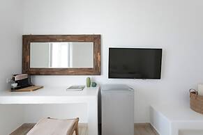 Acrogiali Beachfront Hotel