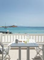 Acrogiali Beachfront Hotel