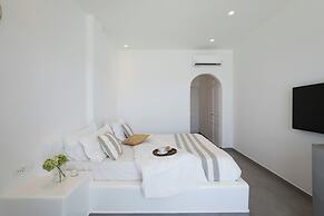 Acrogiali Beachfront Hotel