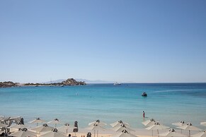 Acrogiali Beachfront Hotel