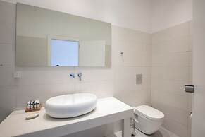 Acrogiali Beachfront Hotel