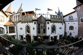 Hunter Prince Castle Hotel