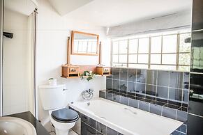 5th Avenue Gooseberry Guest House