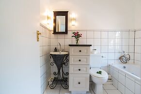 5th Avenue Gooseberry Guest House