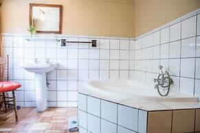 5th Avenue Gooseberry Guest House