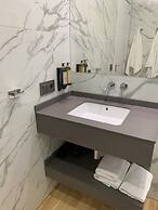 Super Balmes Guest House