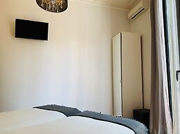 Super Balmes Guest House