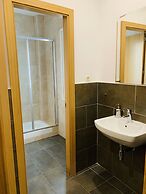 Super Balmes Guest House