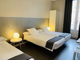 Super Balmes Guest House