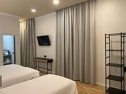 Super Balmes Guest House