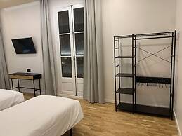 Super Balmes Guest House