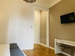 Super Balmes Guest House