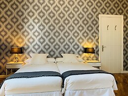 Super Balmes Guest House