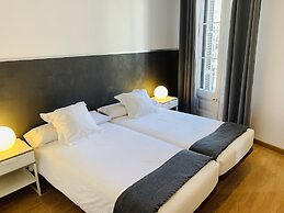 Super Balmes Guest House