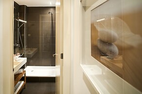 Super Balmes Guest House