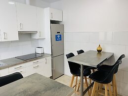 Super Balmes Guest House