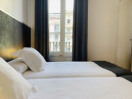 Super Balmes Guest House