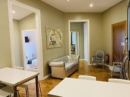 Super Balmes Guest House