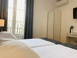 Super Balmes Guest House