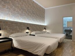 Super Balmes Guest House