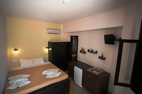 Little Lindos Sea View Studios