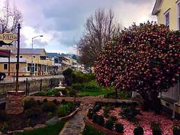 The Foxes Inn of Sutter Creek