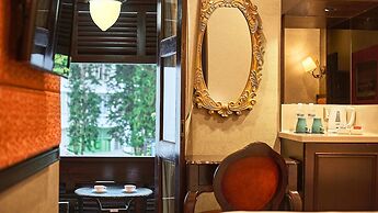 Nostalgia Hotel