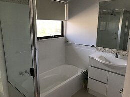 Glen Eden Beach Resort