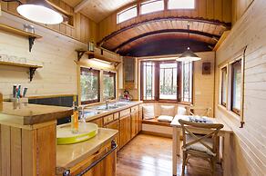 Glass House Mountains Ecolodge