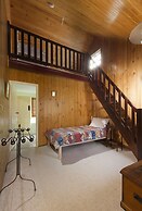 Glass House Mountains Ecolodge