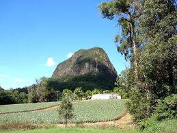 Glass House Mountains Ecolodge