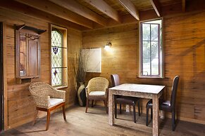 Glass House Mountains Ecolodge