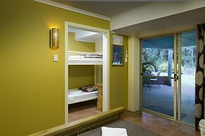 Glass House Mountains Ecolodge