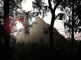 Glass House Mountains Ecolodge