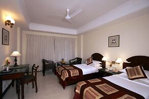 Hotel Kanoos Residency