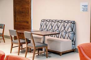 Holiday Inn Express Hotel & Suites Raleigh SW NC State by IHG