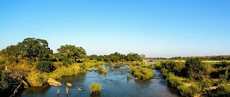 Rhino Post Safari Lodge