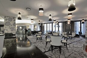 Davinci Hotel And Suites On Nelson Mandela Square