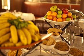 Davinci Hotel And Suites On Nelson Mandela Square