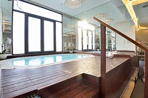 Davinci Hotel And Suites On Nelson Mandela Square