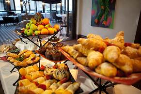 Davinci Hotel And Suites On Nelson Mandela Square