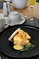 Davinci Hotel And Suites On Nelson Mandela Square