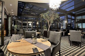 Davinci Hotel And Suites On Nelson Mandela Square