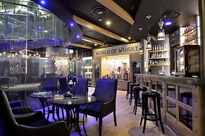 Davinci Hotel And Suites On Nelson Mandela Square