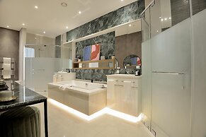 Davinci Hotel And Suites On Nelson Mandela Square