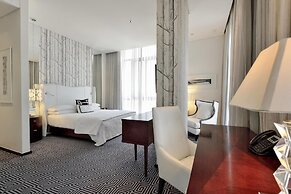 Davinci Hotel And Suites On Nelson Mandela Square