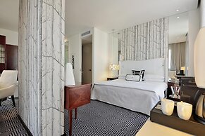 Davinci Hotel And Suites On Nelson Mandela Square